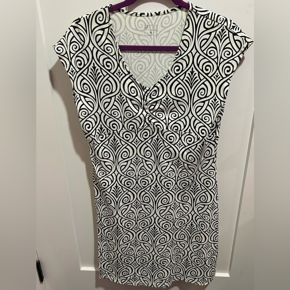 Title Nine Diamalete Athletic Dress white and black